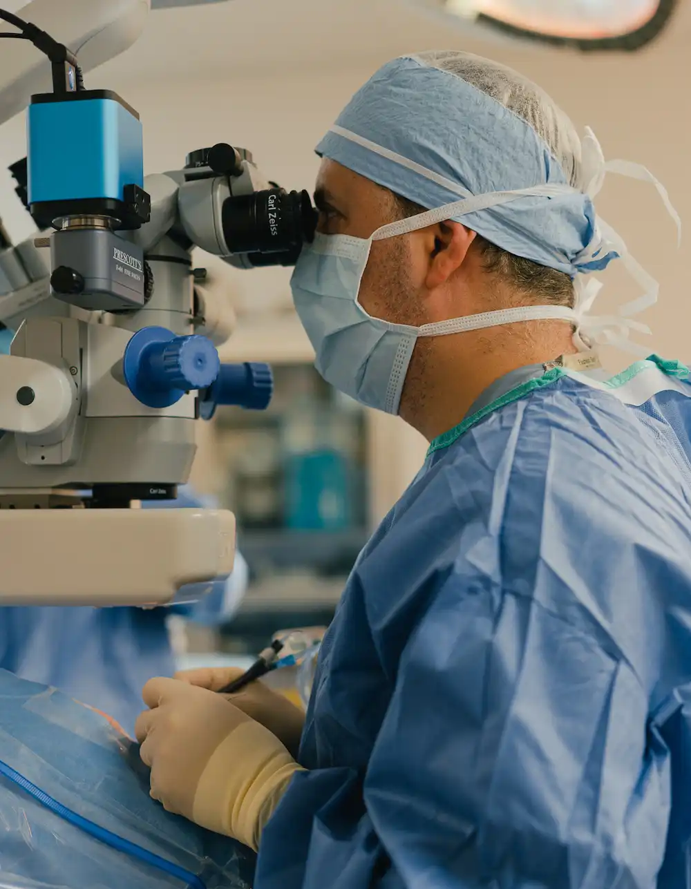 lasik eye surgeon during procedure